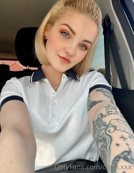 ブラックバニーオンリーファンズ エロチック 写真