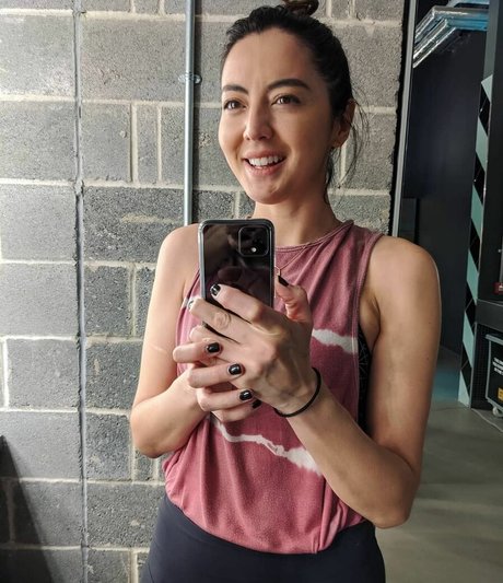 バン・オンリーファンズ 無料セクシー 写真