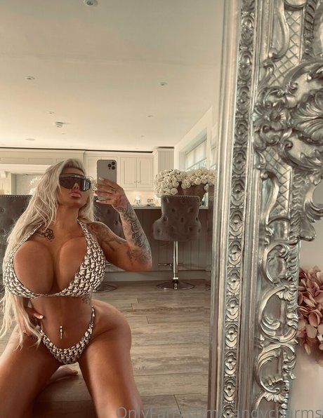 本物のオンリーファンズ 裸 画像