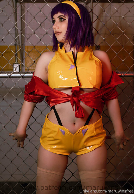 ビキニプリンセスオンリーファンズ ホットセクシー 写真