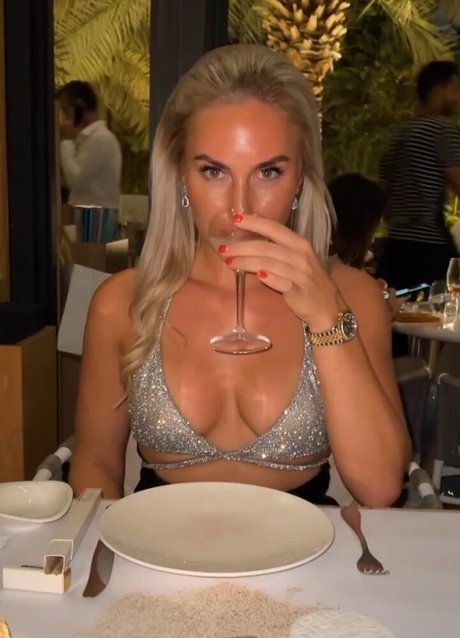 Charley Hull トップモデル 画像