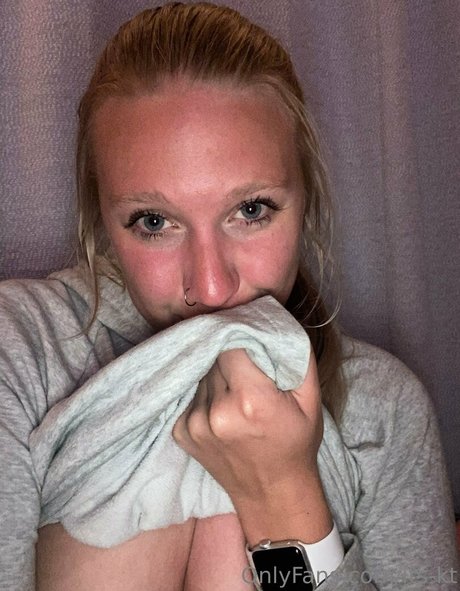 its kt 裸のモデル ギャラリー