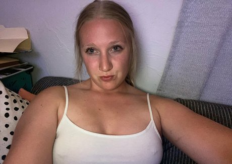 its kt 美しいモデル 写真