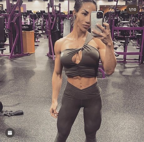 Tina Nguyen ポルノモデル ギャラリー