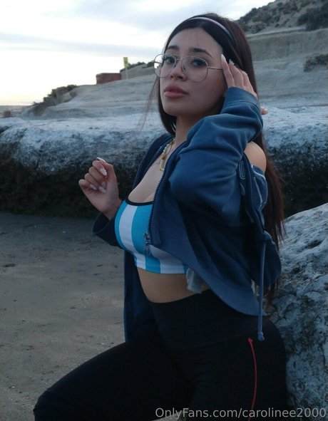 carolinee2000 ホットなスター ギャラリー