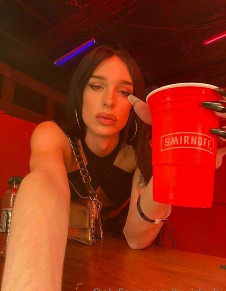 キティ・ウェット・オンリーファンズ ポルノグラフィック 写真