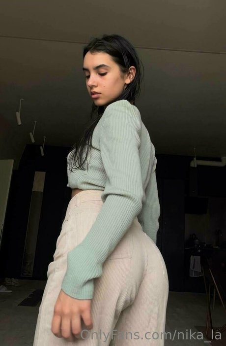 nika la エロティックなポルノスター ギャラリー