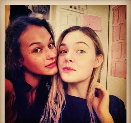 Elle Fanning アート女優 アーカイブ