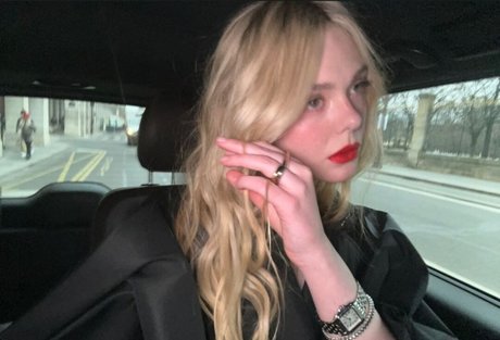 金髪オナニーオンリーファンズ 無料エロ 写真