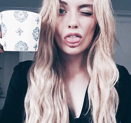 フラットオンリーファン ヌード 写真