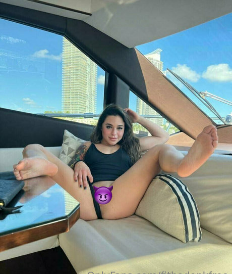 fitbadonkfree アダルトスター 写真