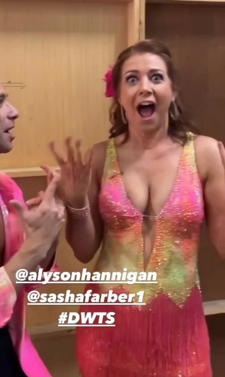 小さなおっぱいオンリーファンズ エロ 画像