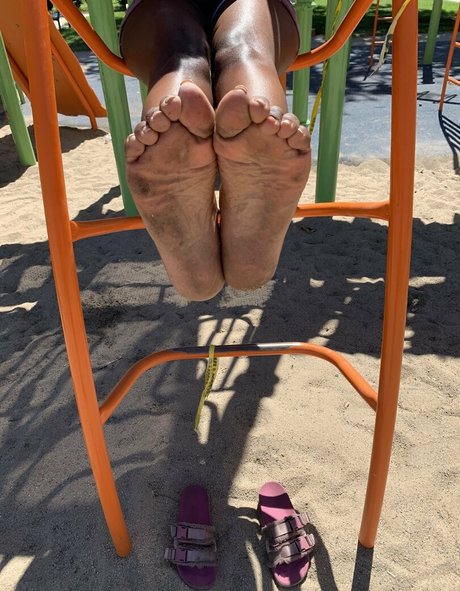 waveysolezz 美しい女優 画像