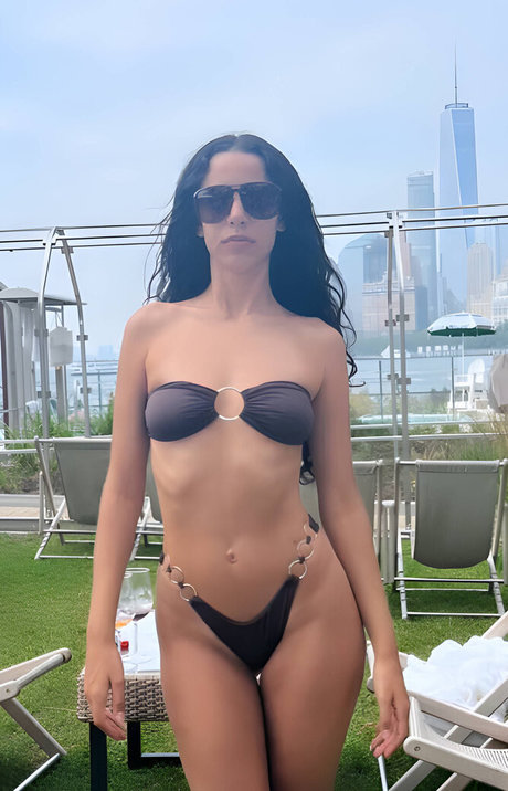 Marina Sena セクシーモデル 写真