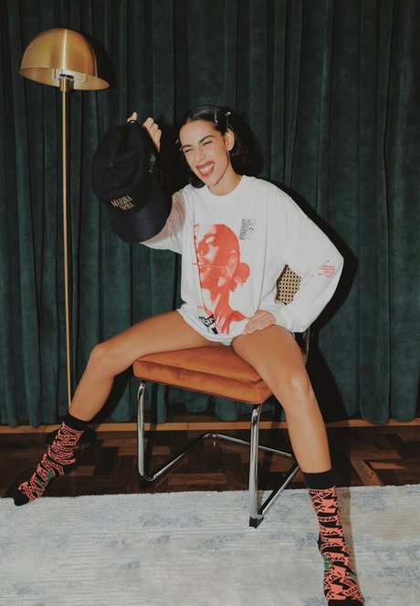 Marina Sena ポルノスター ホット 画像