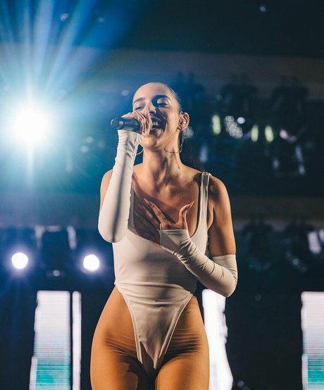 Marina Sena 写真集