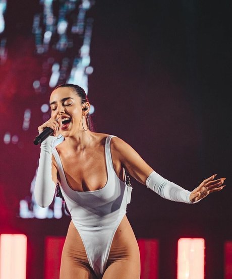 セーリングオンリーファンズ ポルノ 写真