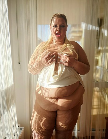 シャワー3P オンリーファンズ アダルト 写真