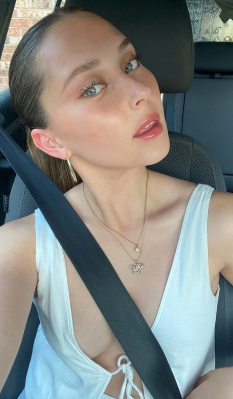 Lilly Breton ポルノスター 画像