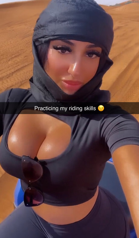 ビキニプリンセスオンリーファンズ トップ 画像