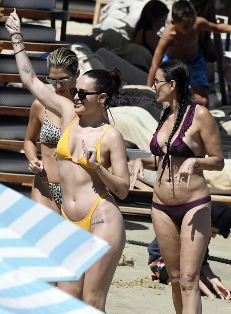 熟女のおっぱいオンリーファンズ HD 写真