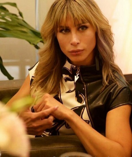 黒髪の熟女オンリーファンズ 無料エロ 画像