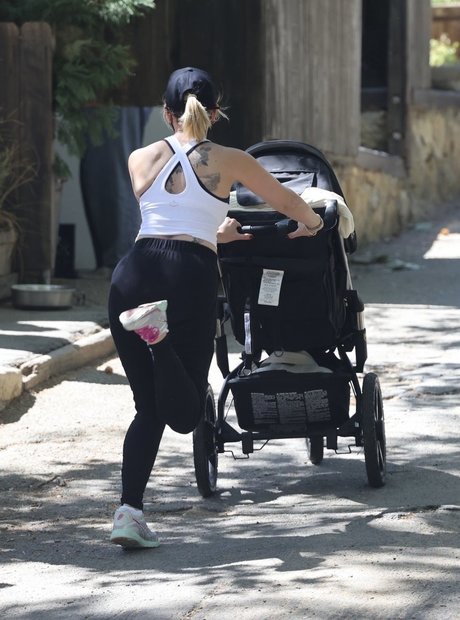 裸の女の子オンリーファンズ 限定 写真