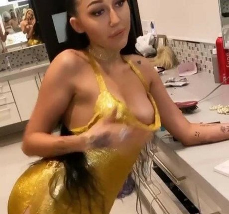 熟女アナルオンリーファンズ エロチック 写真