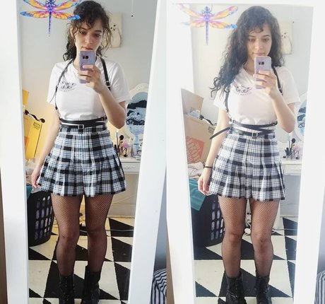 ビキニプリンセスオンリーファンズ 無料裸 写真