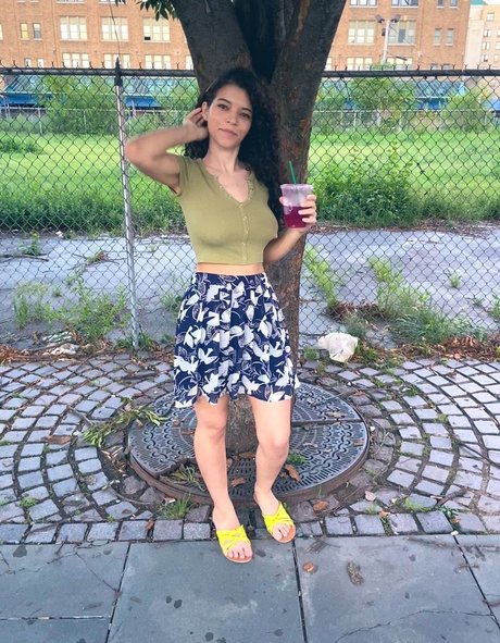 フェイシャルオンリーファンズ ホットセクシー 写真