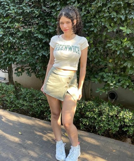 ニューハーフの乗馬オンリーファンズ 裸 写真