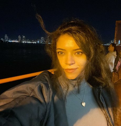 刑務所のオンリーファンズ ホットxxx 画像