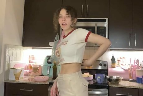 金髪の顔射オンリーファンズ ヌード 写真