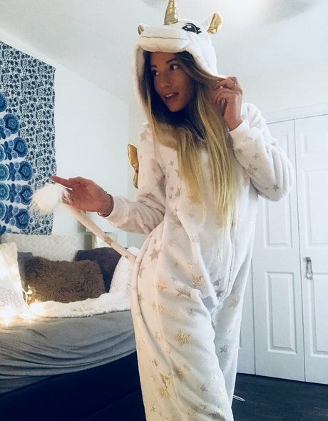 フィットネス 裸 オンリーファンズ ヌード 写真