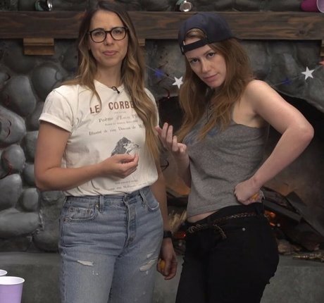 曲線美の女の子オンリーファンズ ホットポルノ 写真