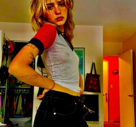 Hadley Nelson 美しい女優 写真