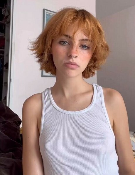 Hadley Nelson ヌードスター 画像