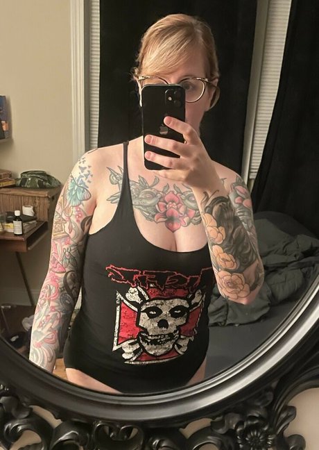 PushingUpRoses ポルノスター セクシー 写真