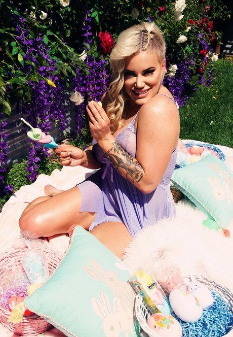 ジンジャーティーンオンリーファンズ 美しいヌード 写真