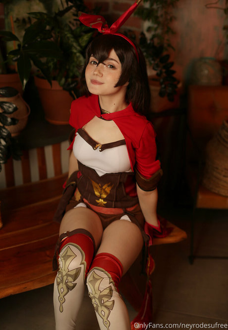 neyrodesufree ヌード女優 写真