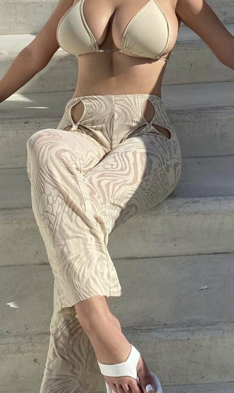 アジア人ニューハーフオンリーファンズ アダルト無料 画像