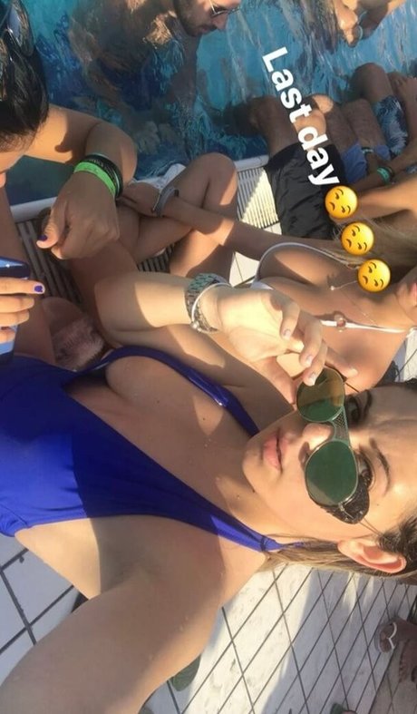 かわいいブロンドのオンリーファンズ セックス 写真