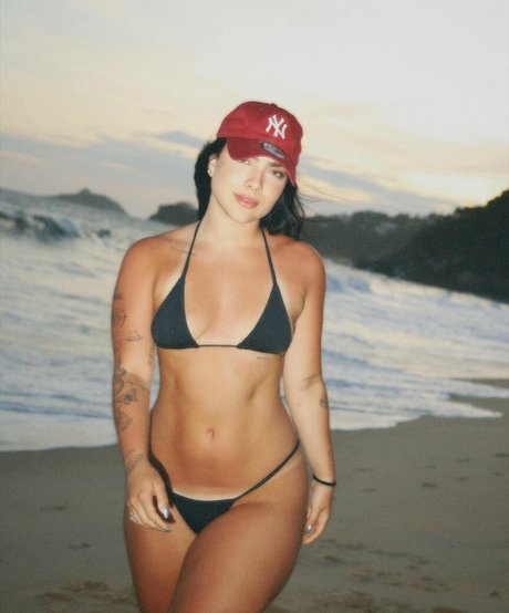 Duda Kropf ポルノ女優 写真