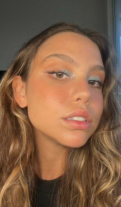 Bruna Carvalho アダルト女優 写真