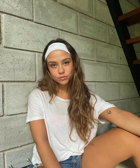 Bruna Carvalho かわいいモデル 写真