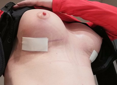 ニューハーフが男とセックスするオンリーファンズ 無料ヌード 写真