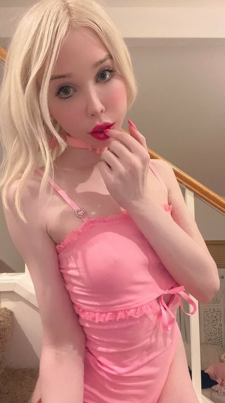 Sarina Valentina 無料モデル 写真