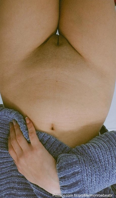 MonroeBeaBr ポルノスター 写真