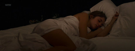 Alice Isaaz ヌードのポルノスター 画像