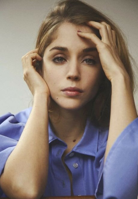 Alice Isaaz スター 写真